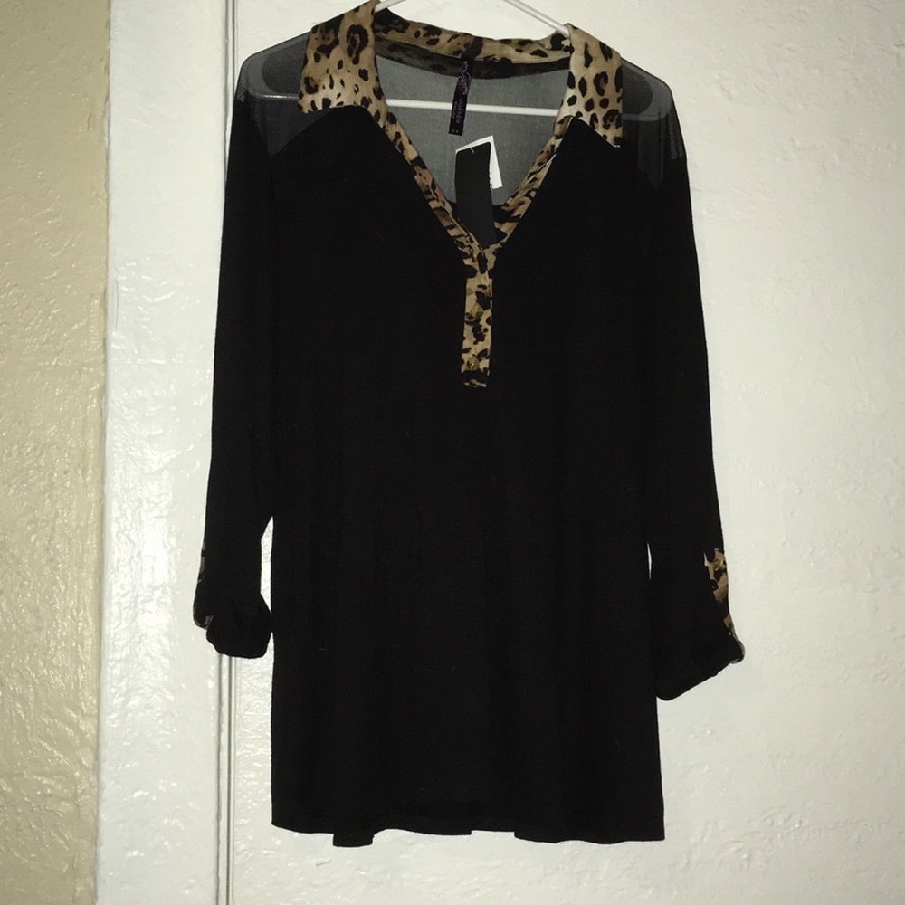 FINAL SALE! Black and Leopard Top sz 3x NWT